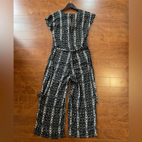 B young jumpsuit - Picture 2 of 7